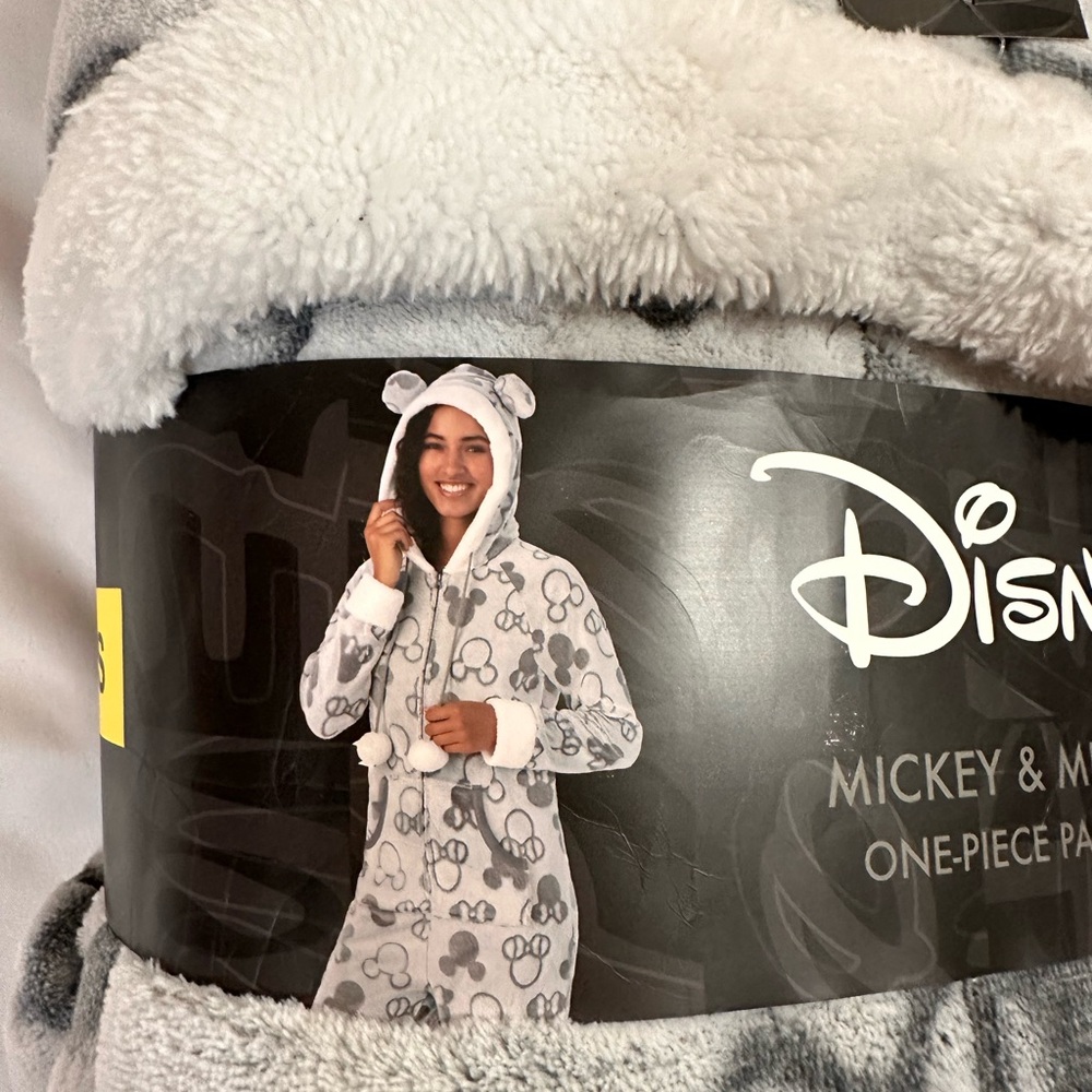 Disney Mickey & Minnie Gray Pajama Woman’s small One Piece Pajama w/ Hoodie